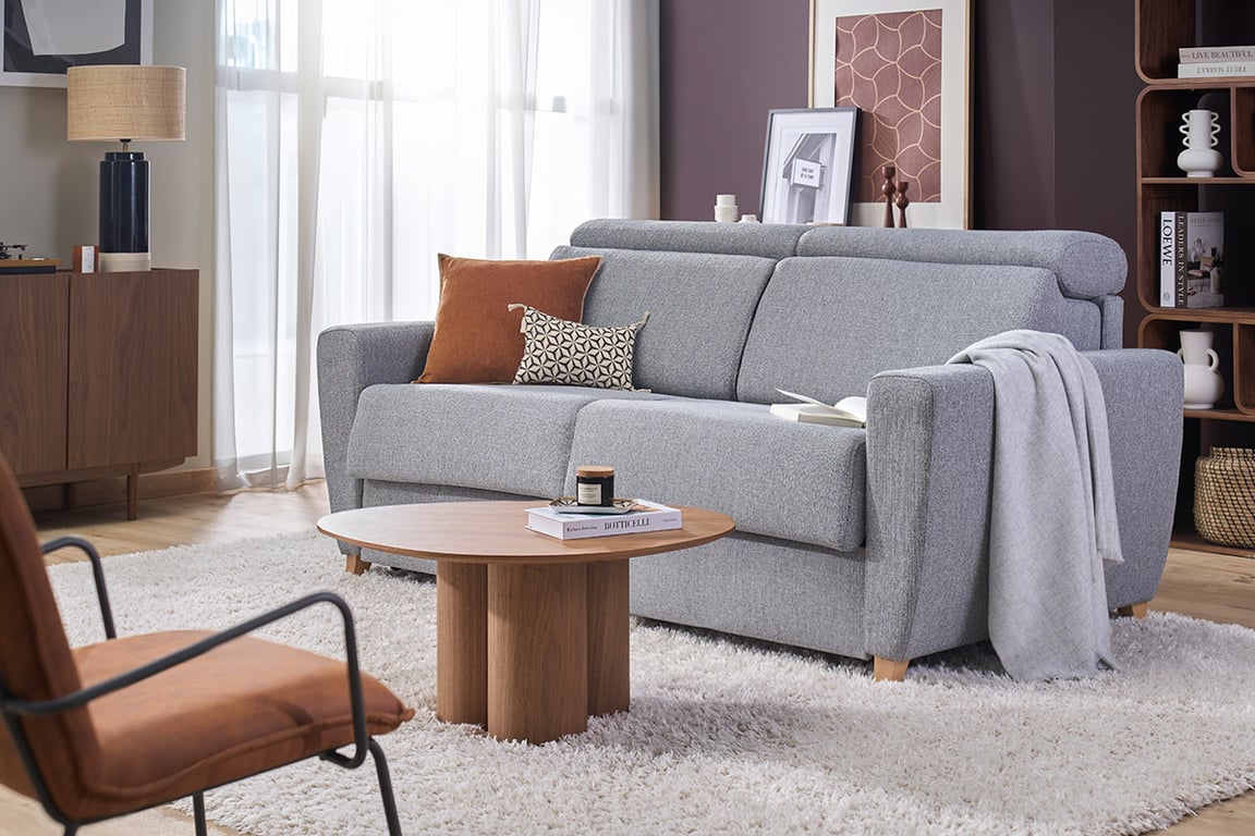 Canapé convertible avec têtières ajustables 3 places en tissu gris et bois clair et matelas 18 cm GOYA
