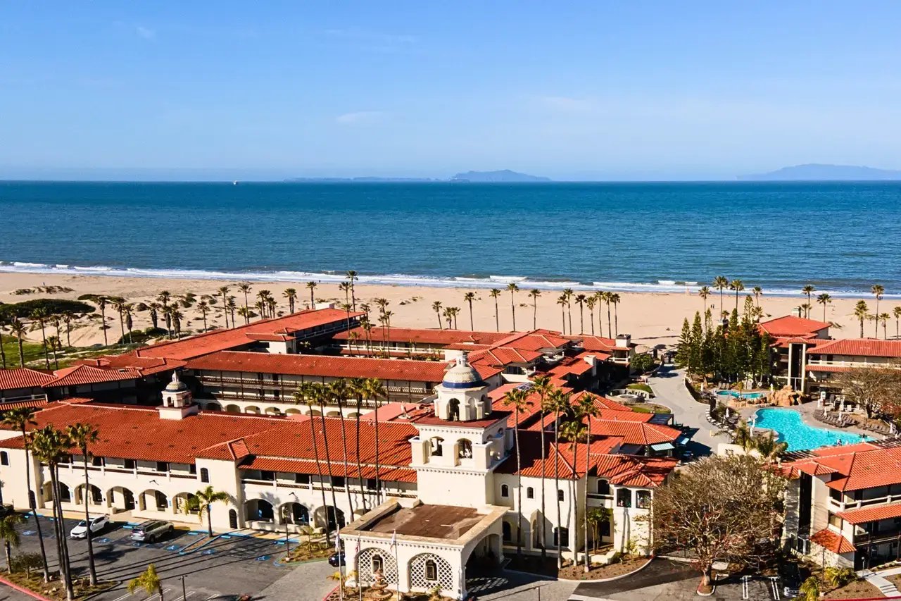 Rosie Taxi Cab Oxnard provides reliable airport transportation to LAX, Burbank Airport, Santa Barbara Airport SBA, and many other