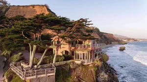 Rosie taxi cab provides airport transportation to and from Malibu CA