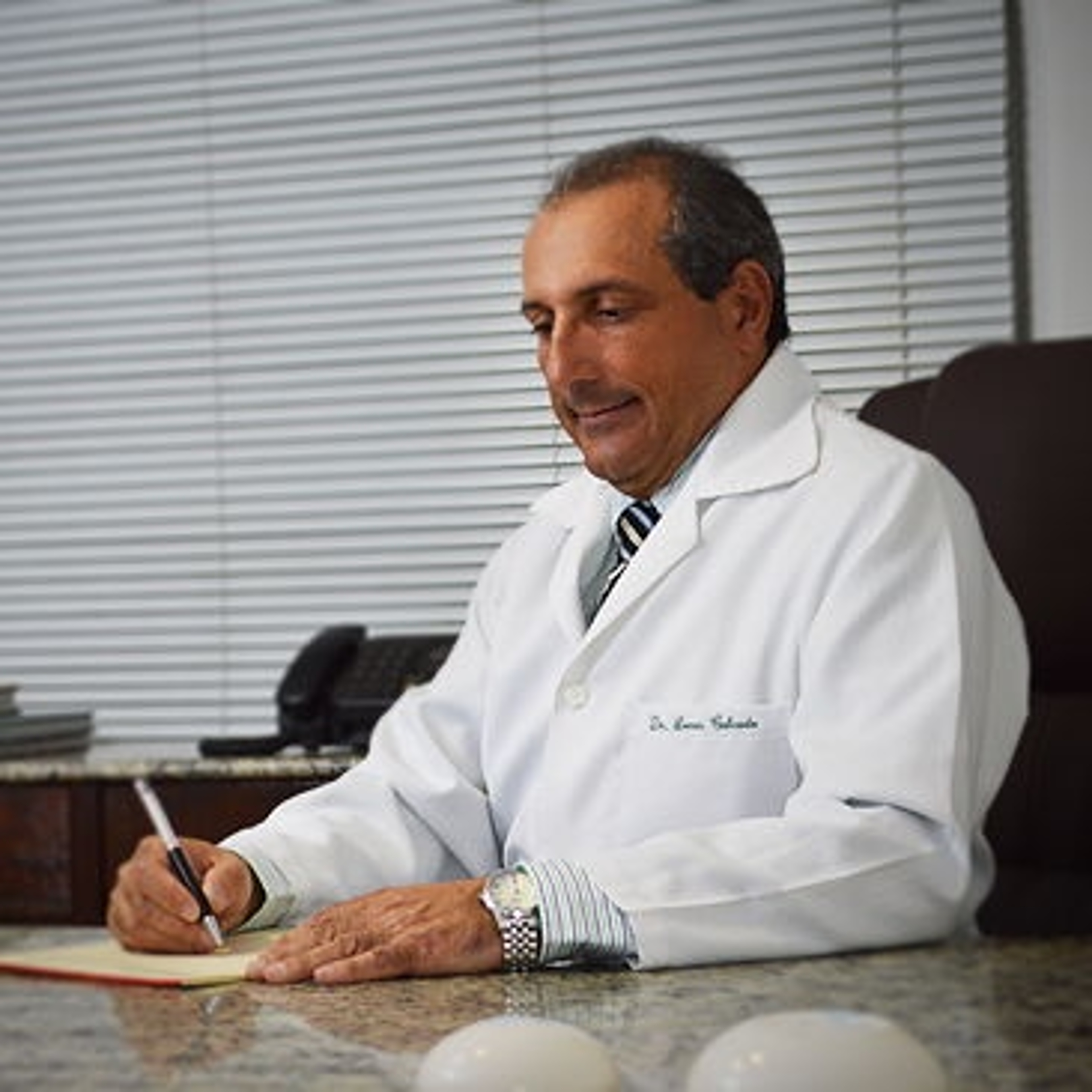 Dr. Lucas Calcado