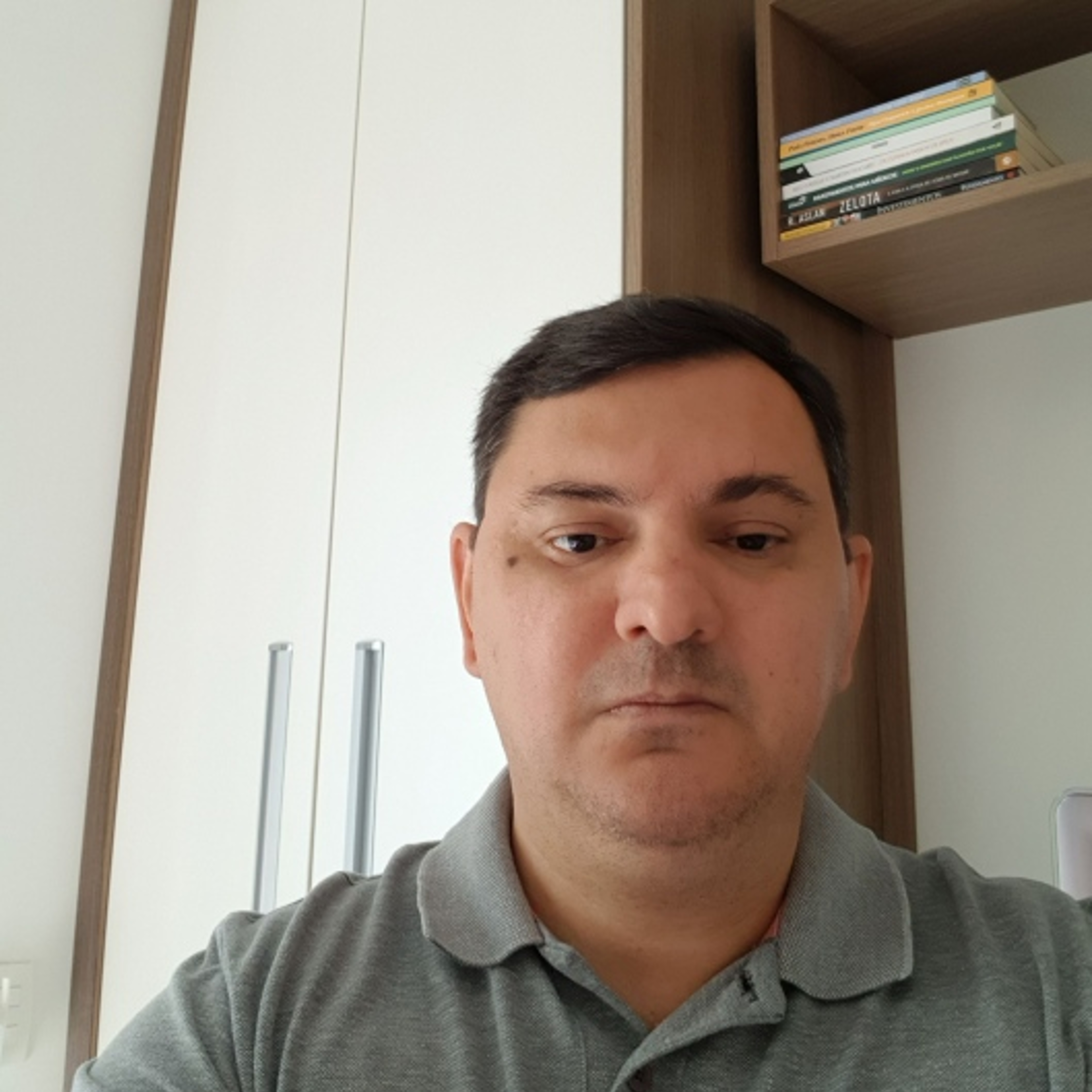 Dr. Edwaner Bondarczuk