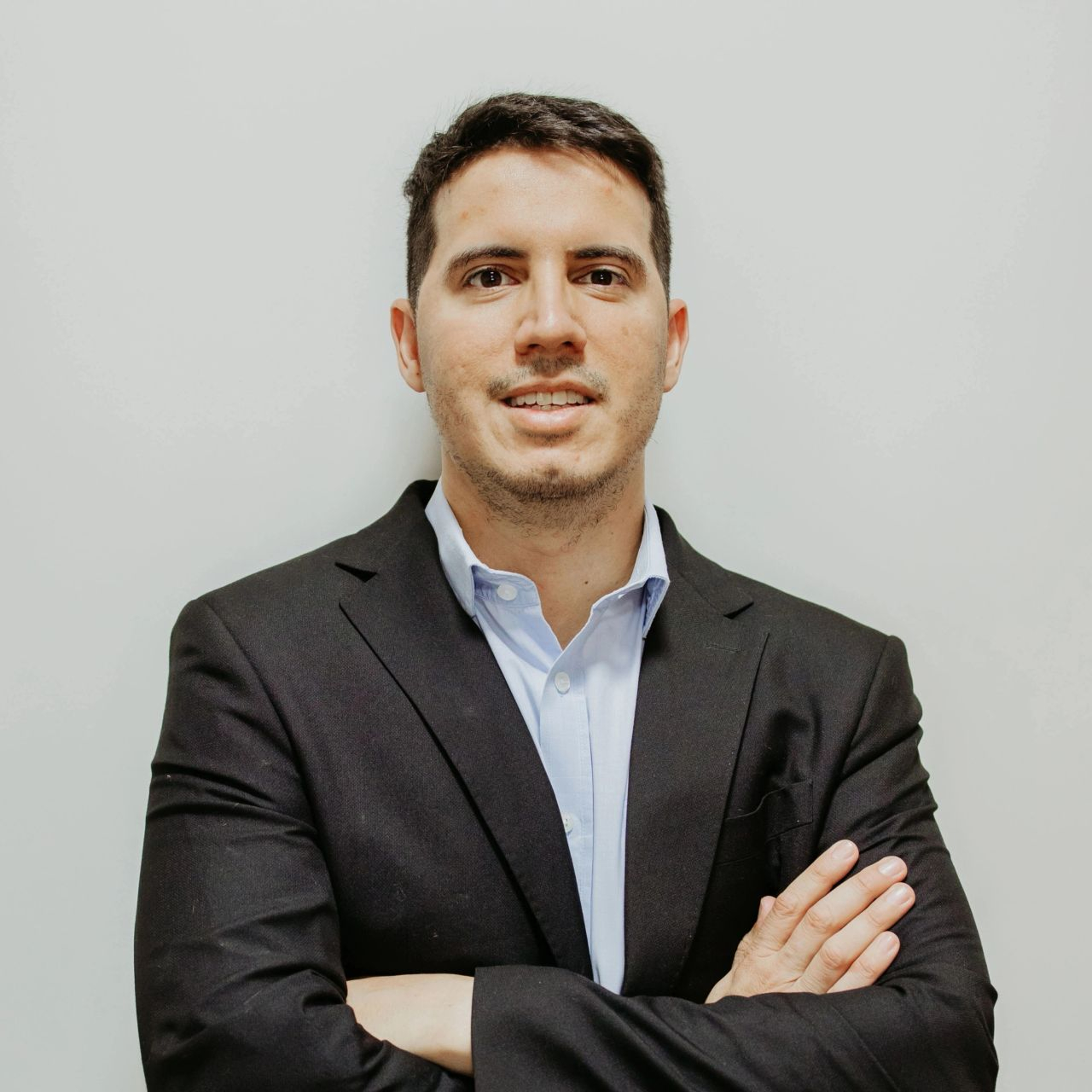 Dr. Eduardo Calvoso