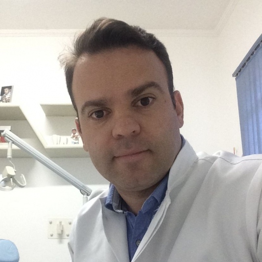 Dr. Marcos Rogério
