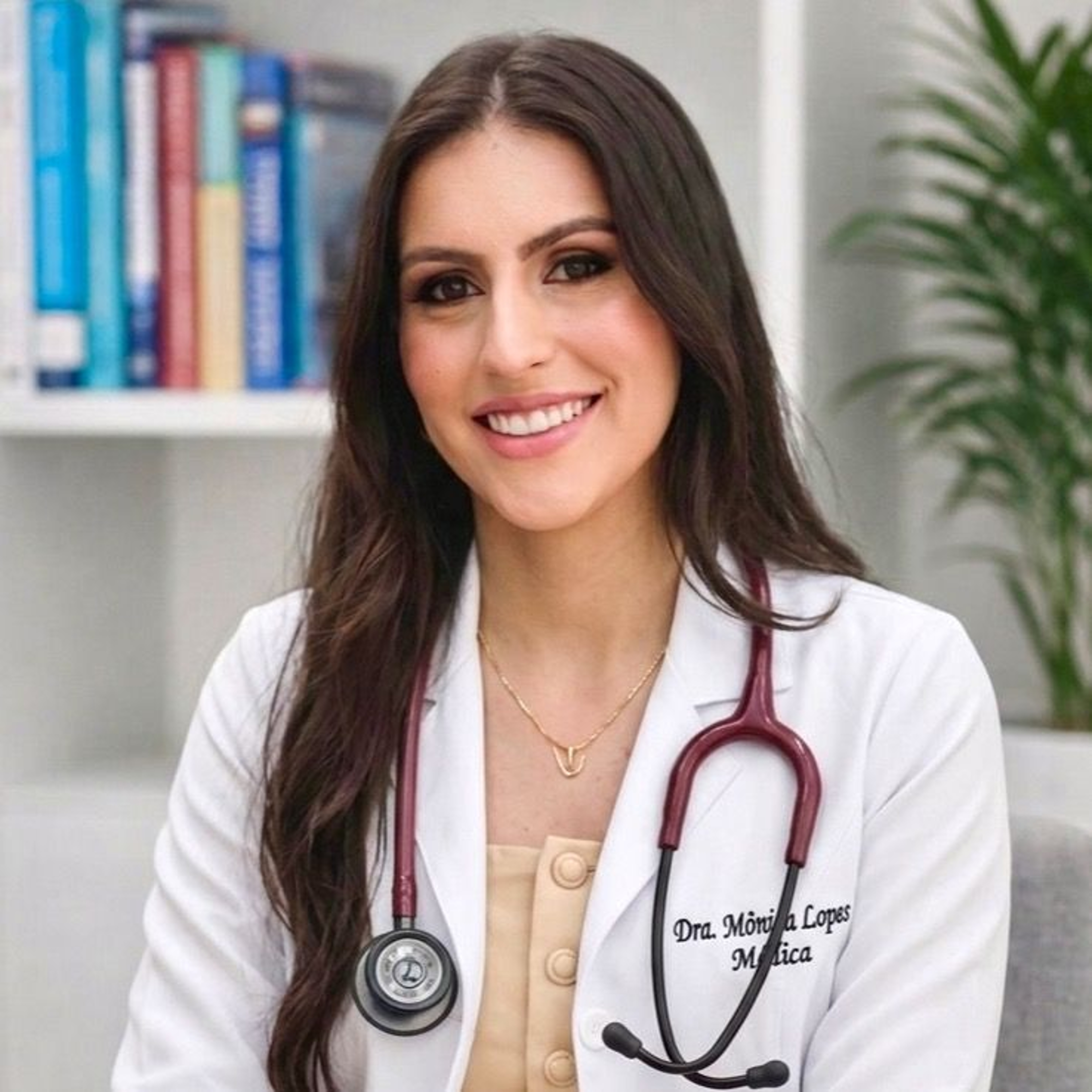 Foto de Dra. Mônica Lopes
