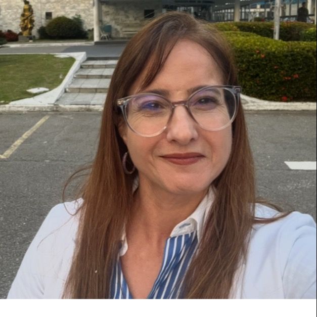 Dra. Luciana Lopes