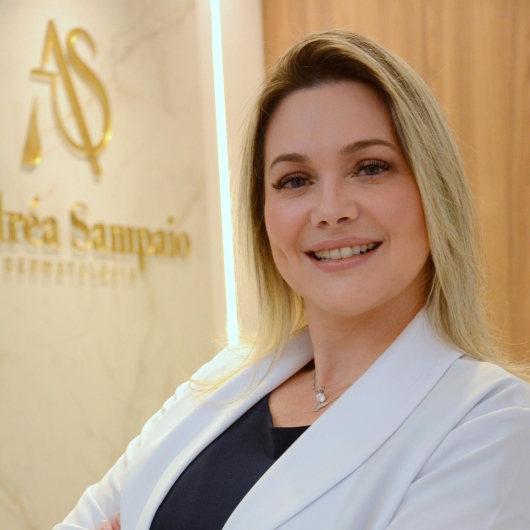 Dra. Andréa Azevedo