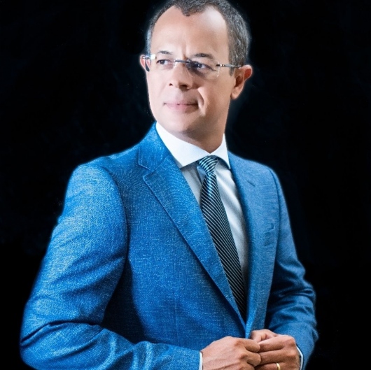 Dr. Vitor Marcello