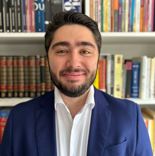 Dr. Matheus Bacila