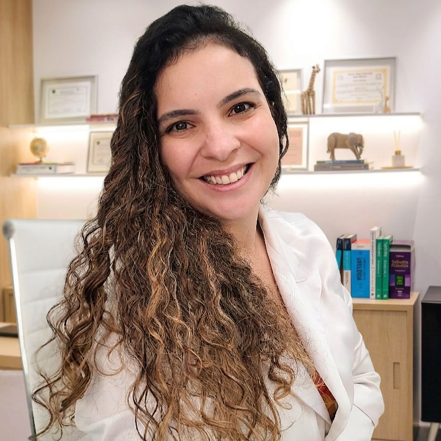 Dra. Fabiola Medeiros