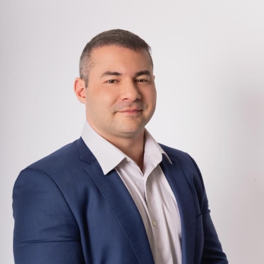 Dr. Celso Borguezan