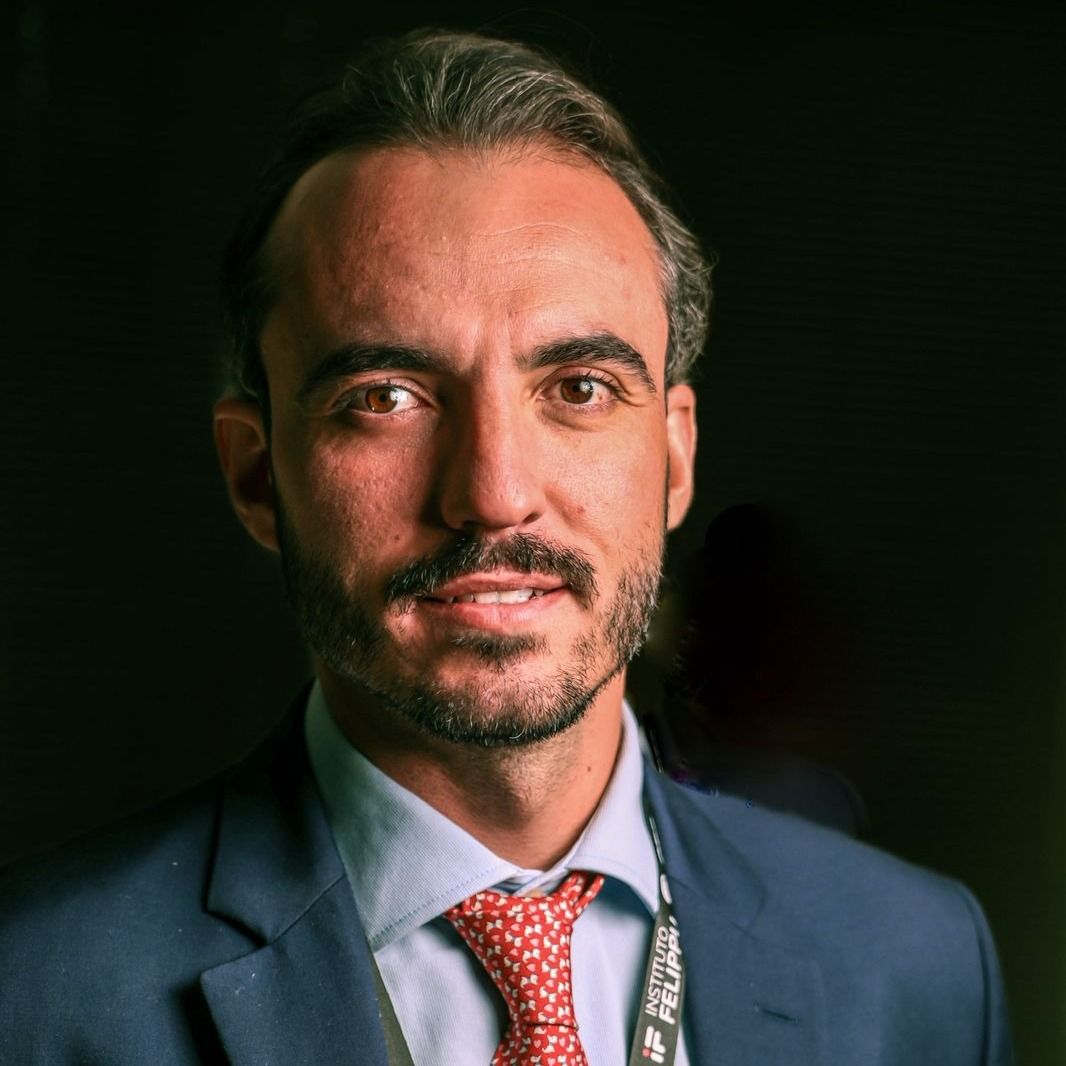 Dr. Rodrigo Alvarez
