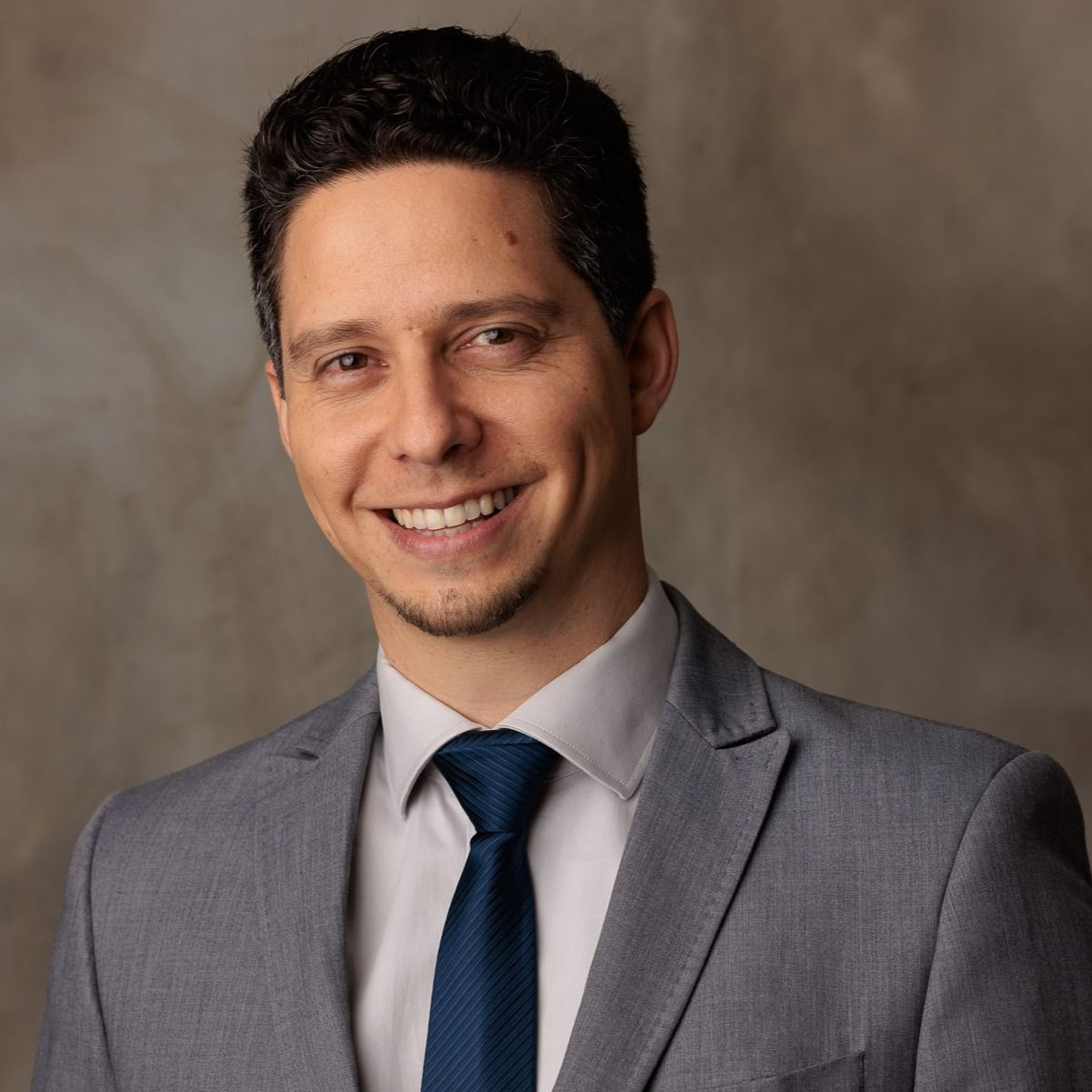 Dr. Rodrigo Silveira