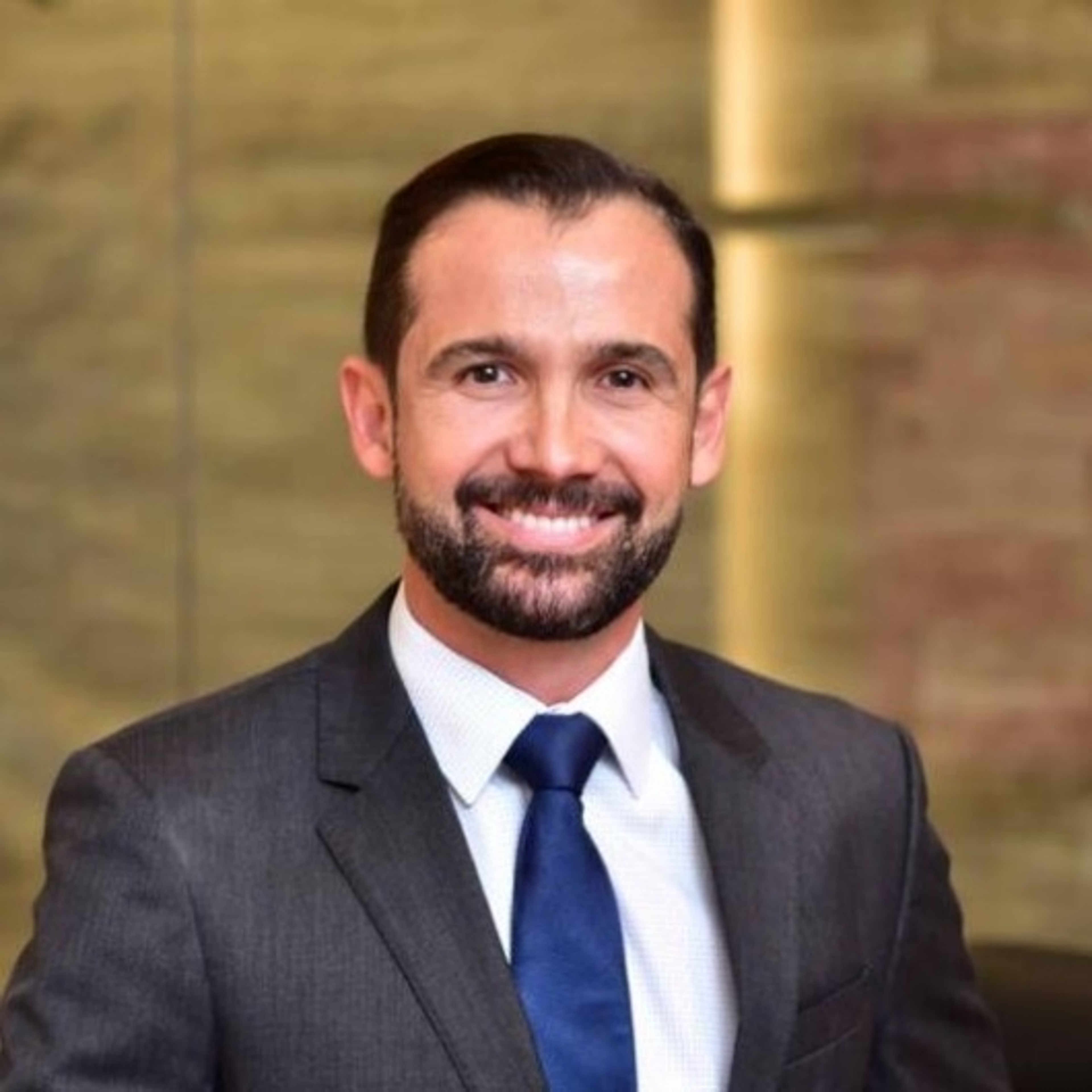 Dr. Daniel Nunes