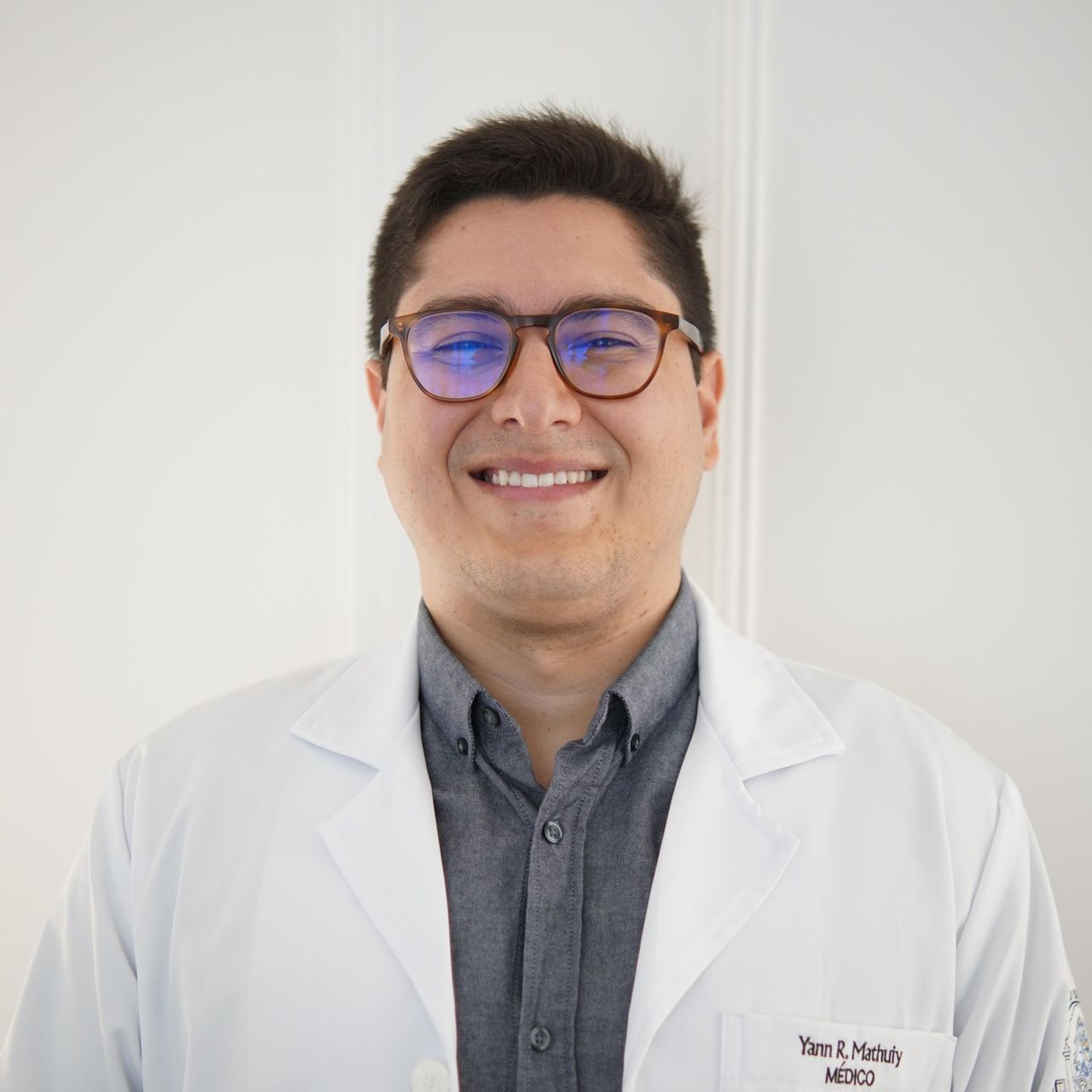 Foto de Dr. Yann Mathuiy