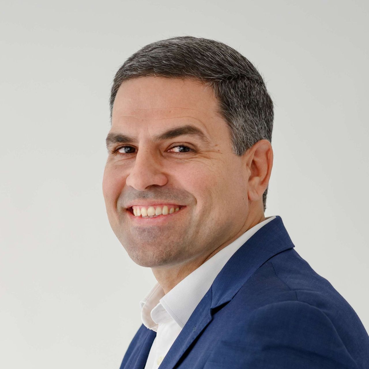 Dr. Ricardo Valente