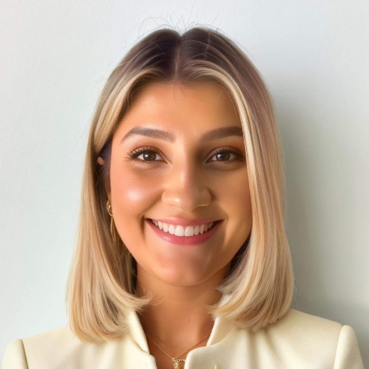 Dra. Steffani Almeida