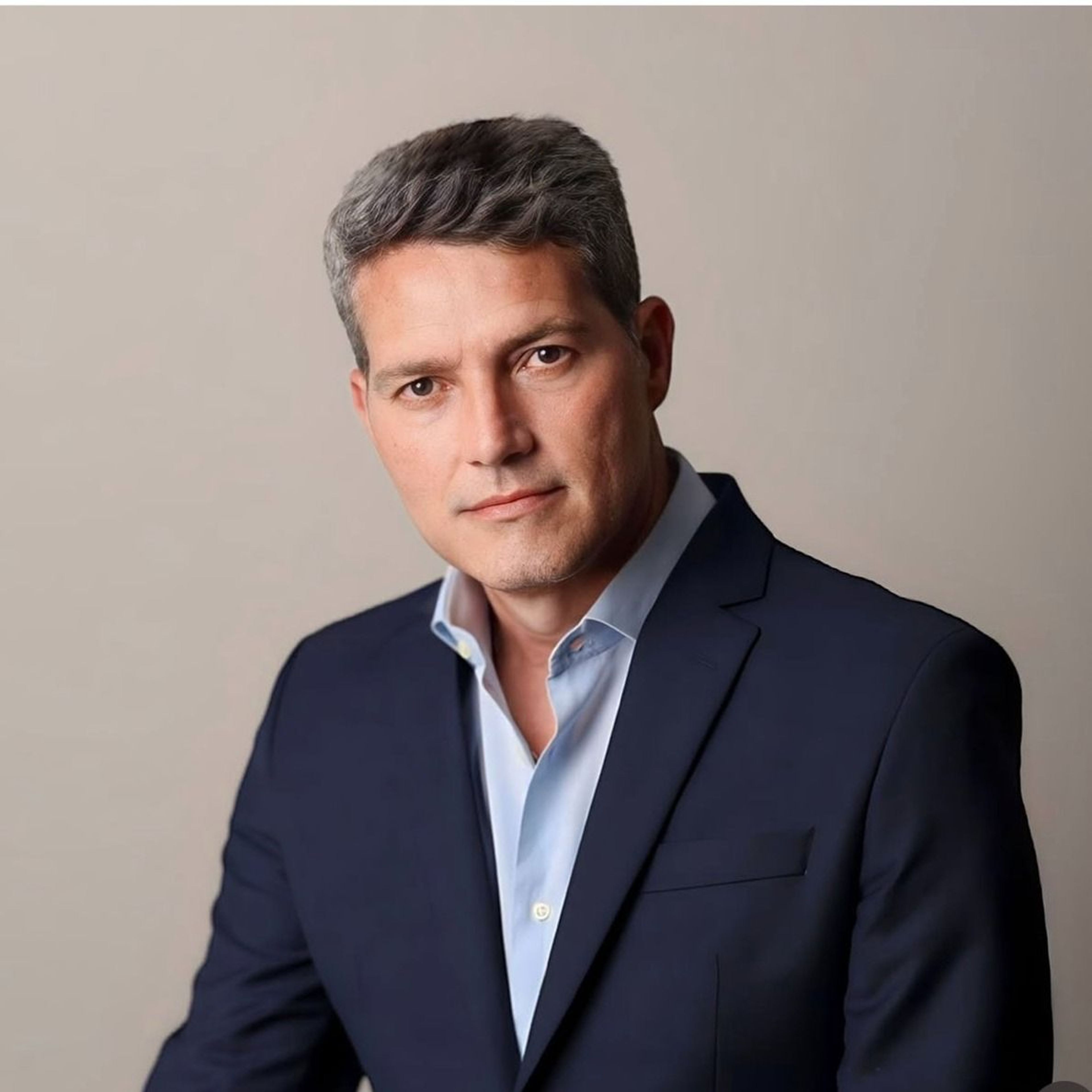 Dr. Esdras Zanoni