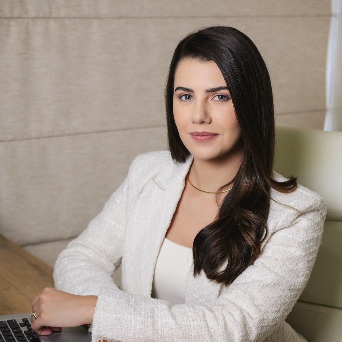 Dra. Paula Lopes
