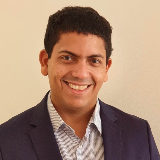 Dr. Marcos Ravi