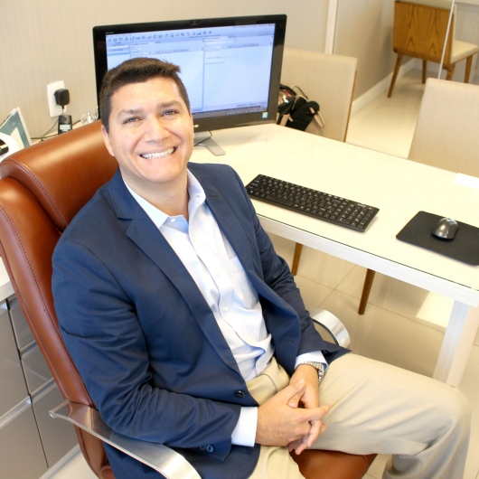 Dr. Adolfo Henrique