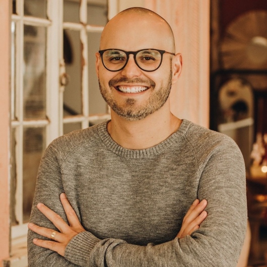 Dr. Bruno Pires