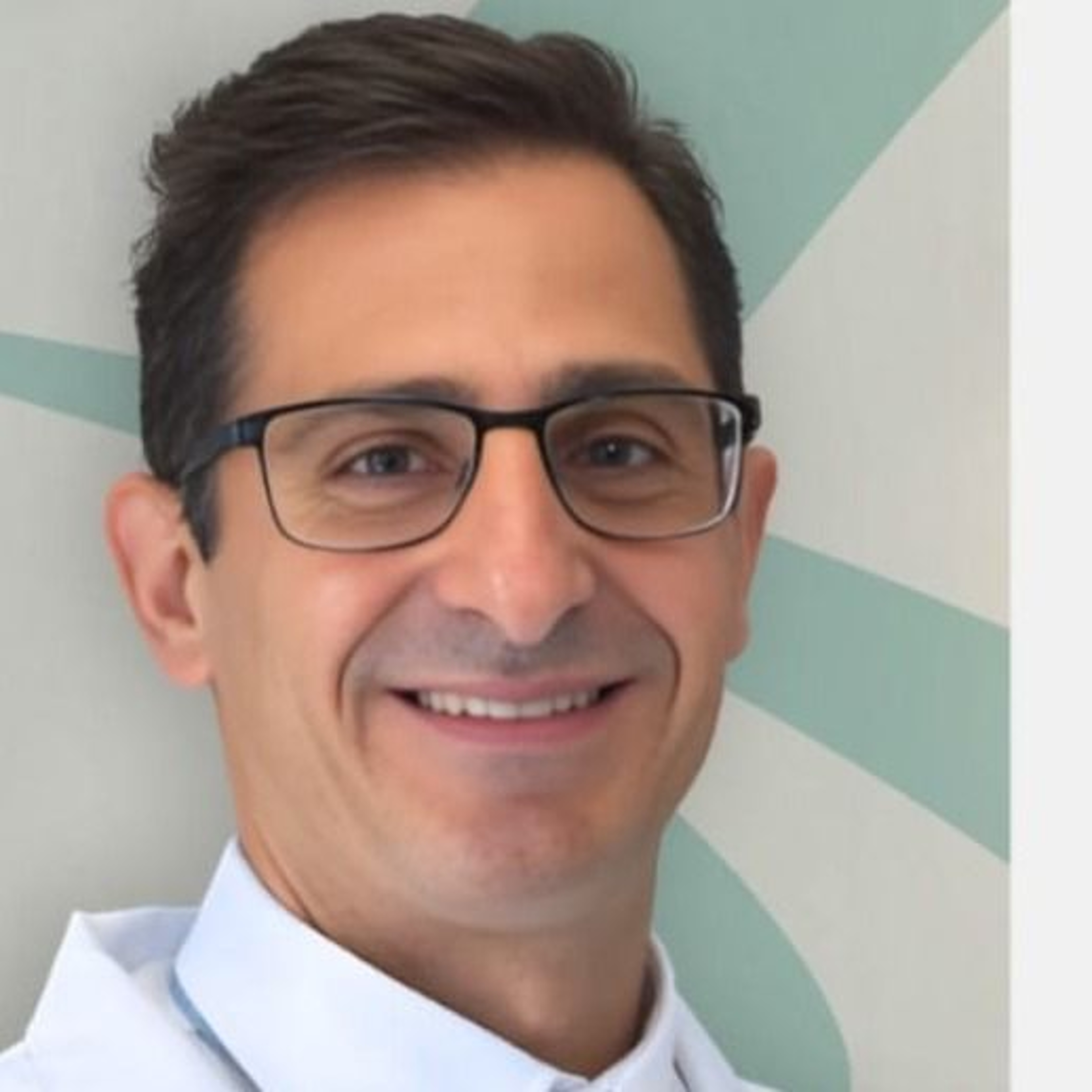 Dr. Vinícius Rezende