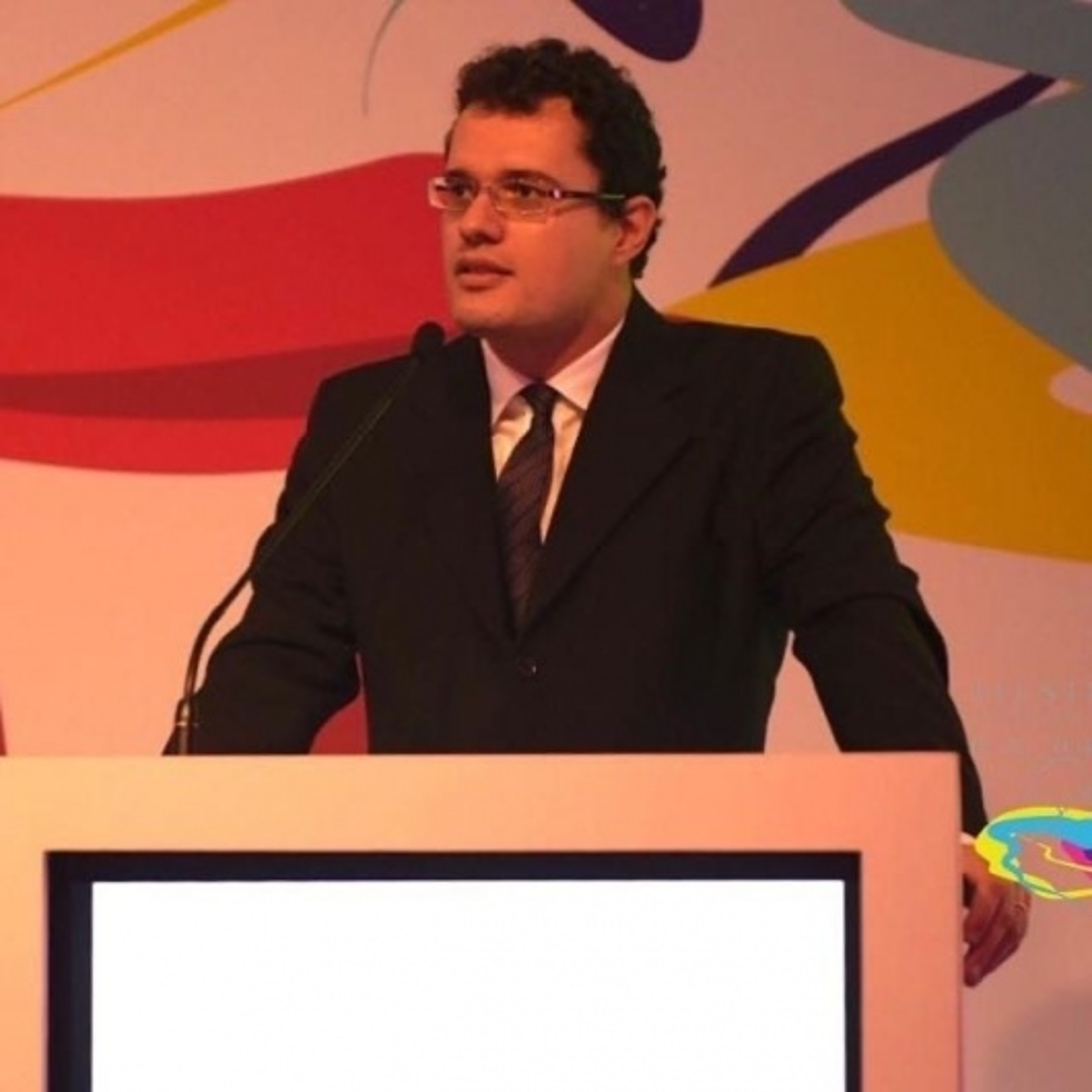 Dr. Gustavo Iglesias