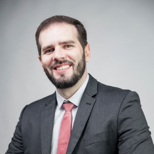 Dr. Eduardo Soares