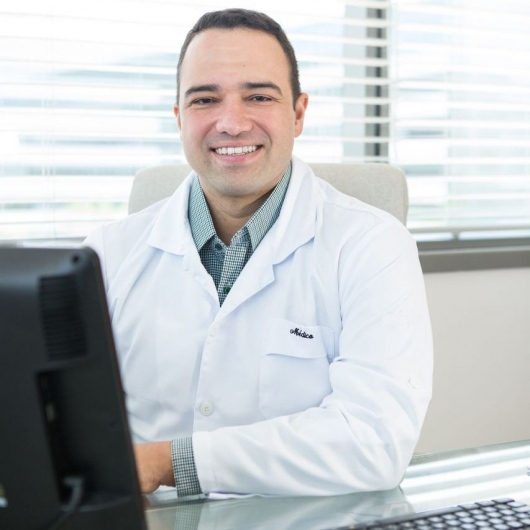 Dr. Rafael Shamá