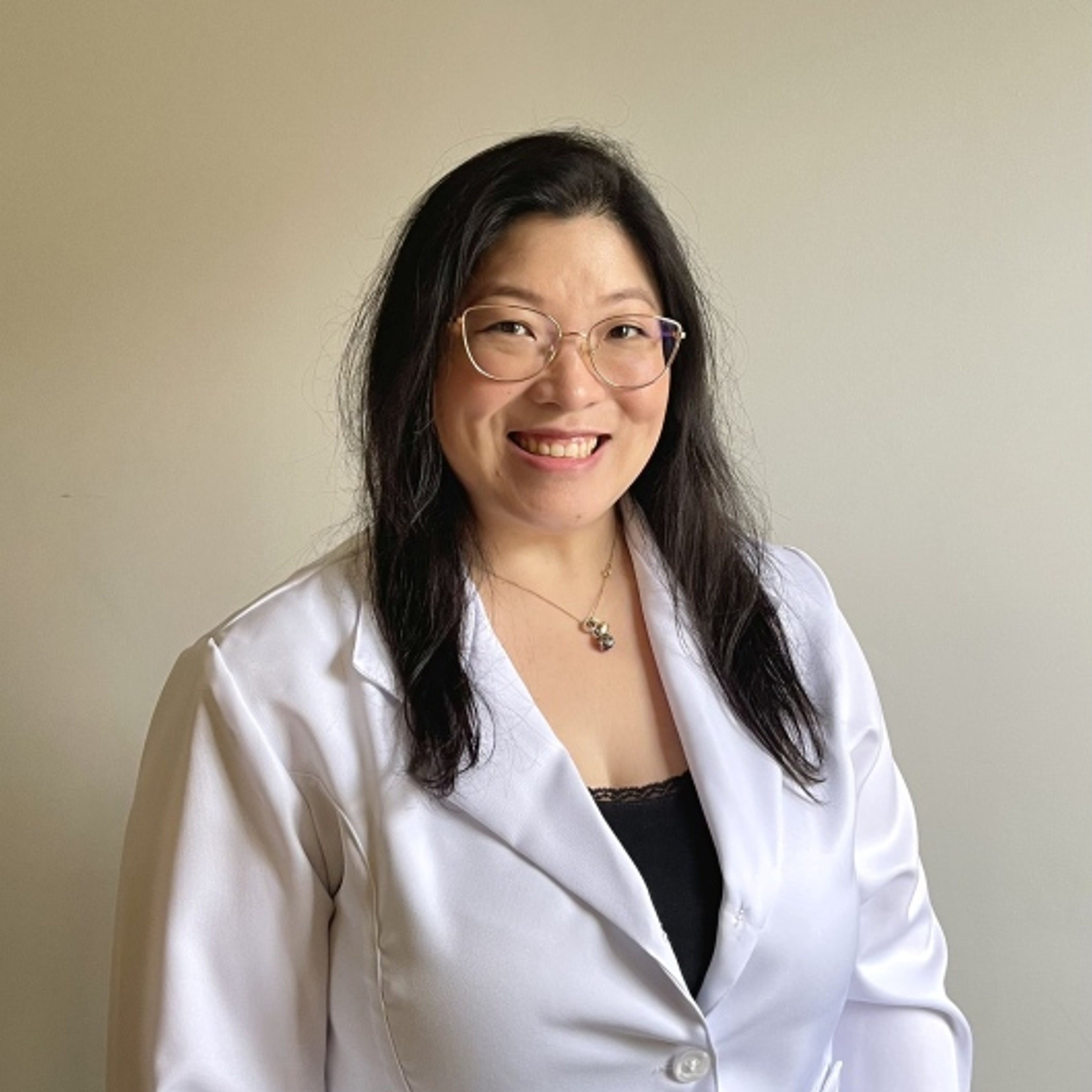 Dra. Carolina Sakae