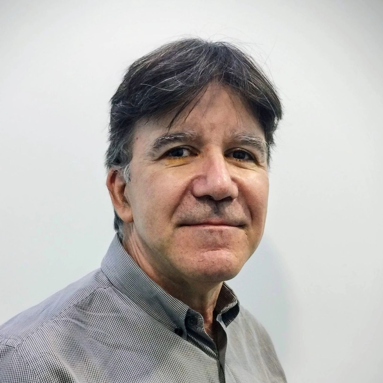 Dr. Adriano Moraes