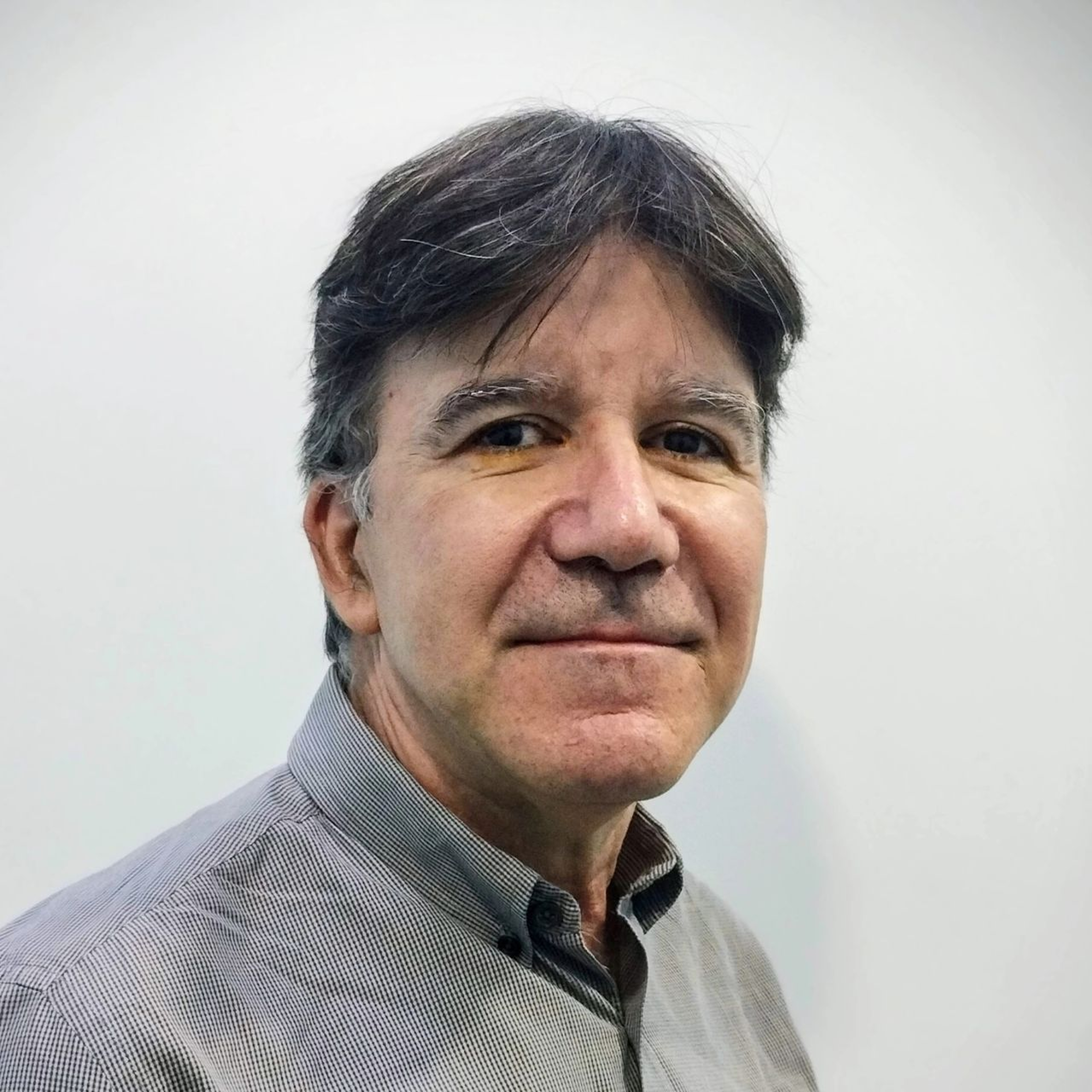 Dr. Adriano Moraes