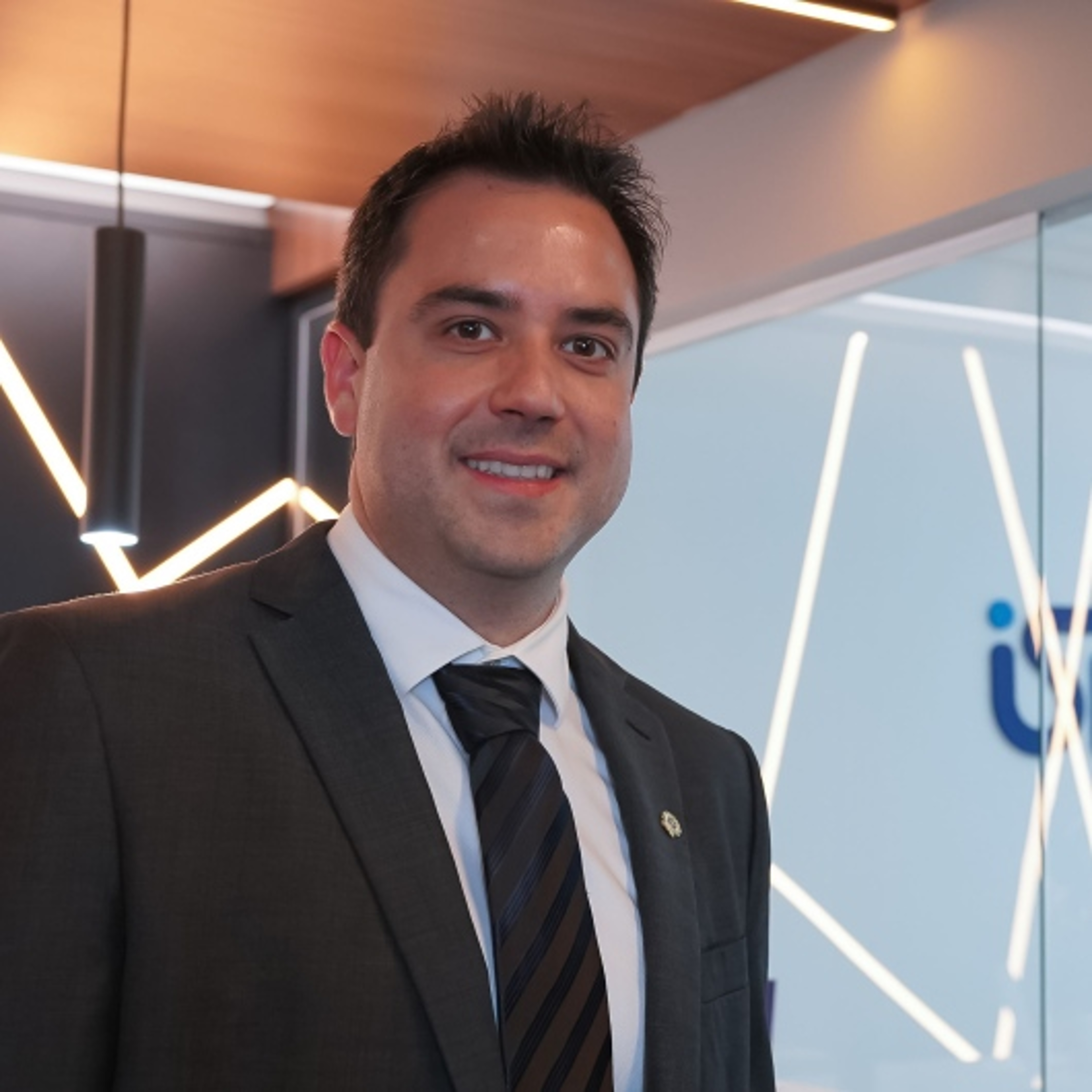 Dr. André Montes