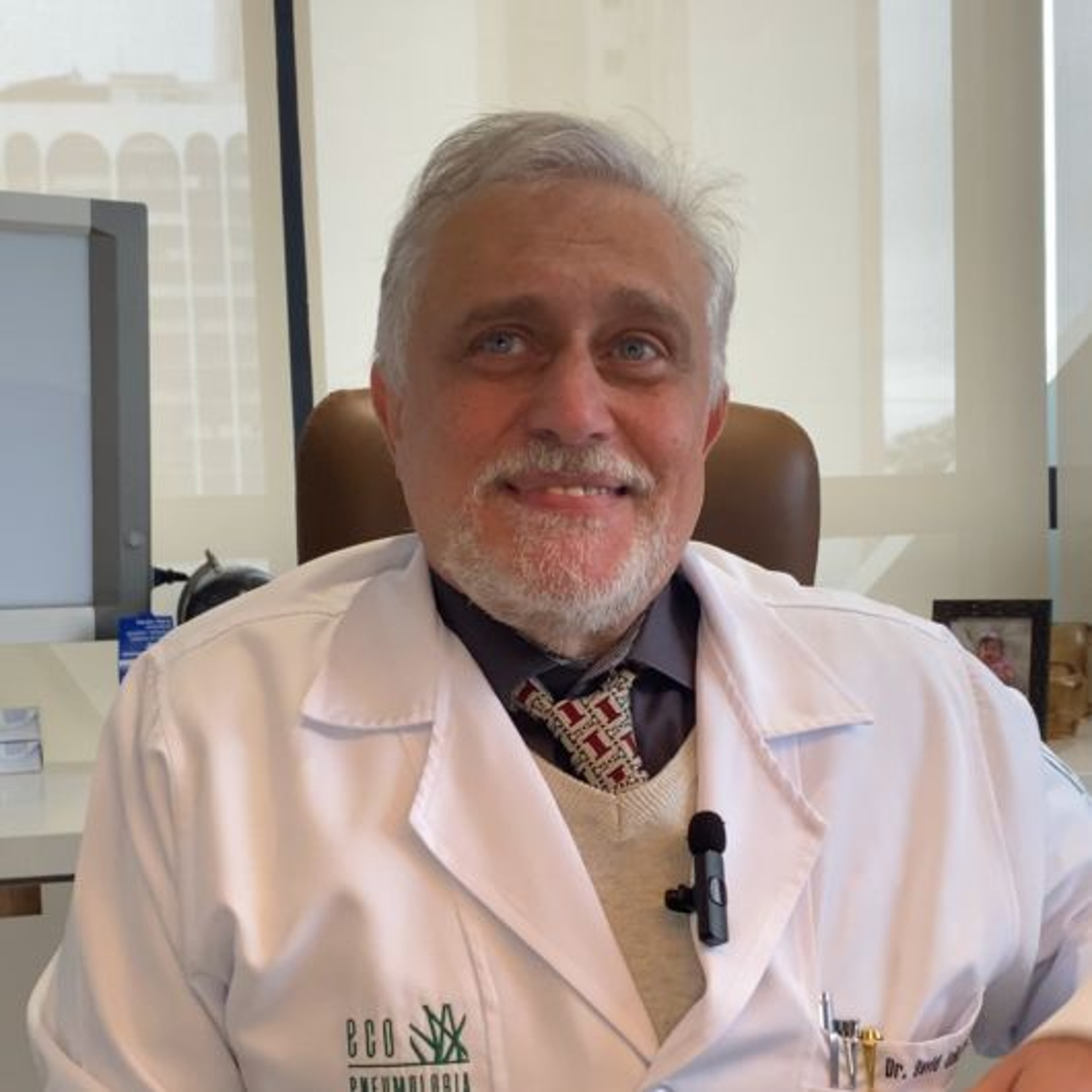 Dr. David João
