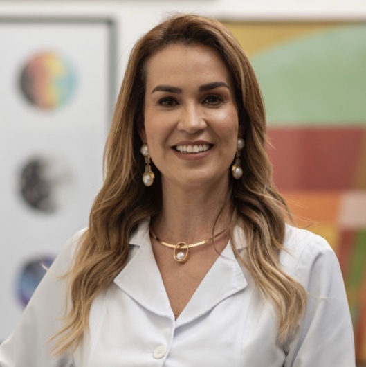 Dra. Debora Santos