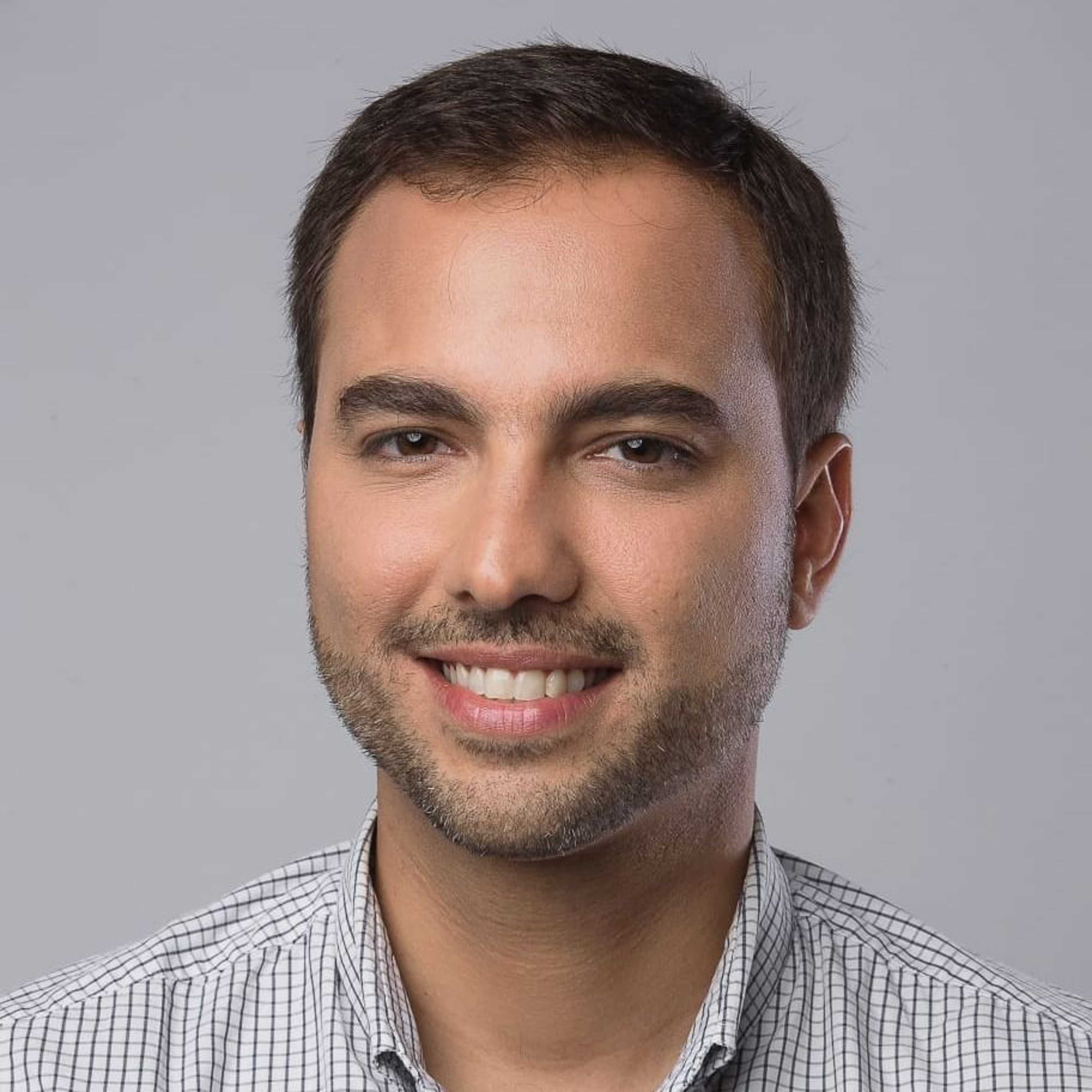 Dr. Vitor Bastos