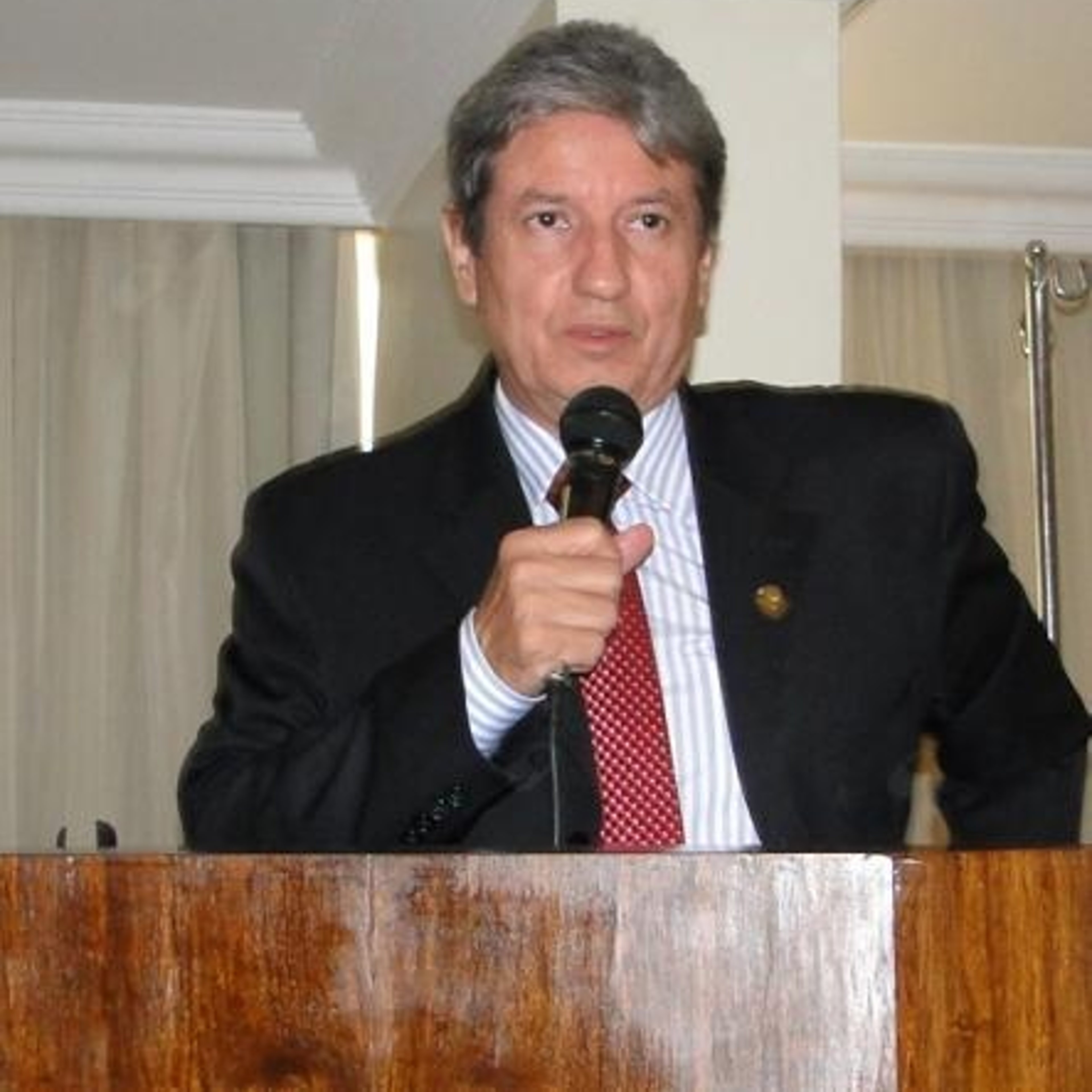 Dr. Cezar Augusto