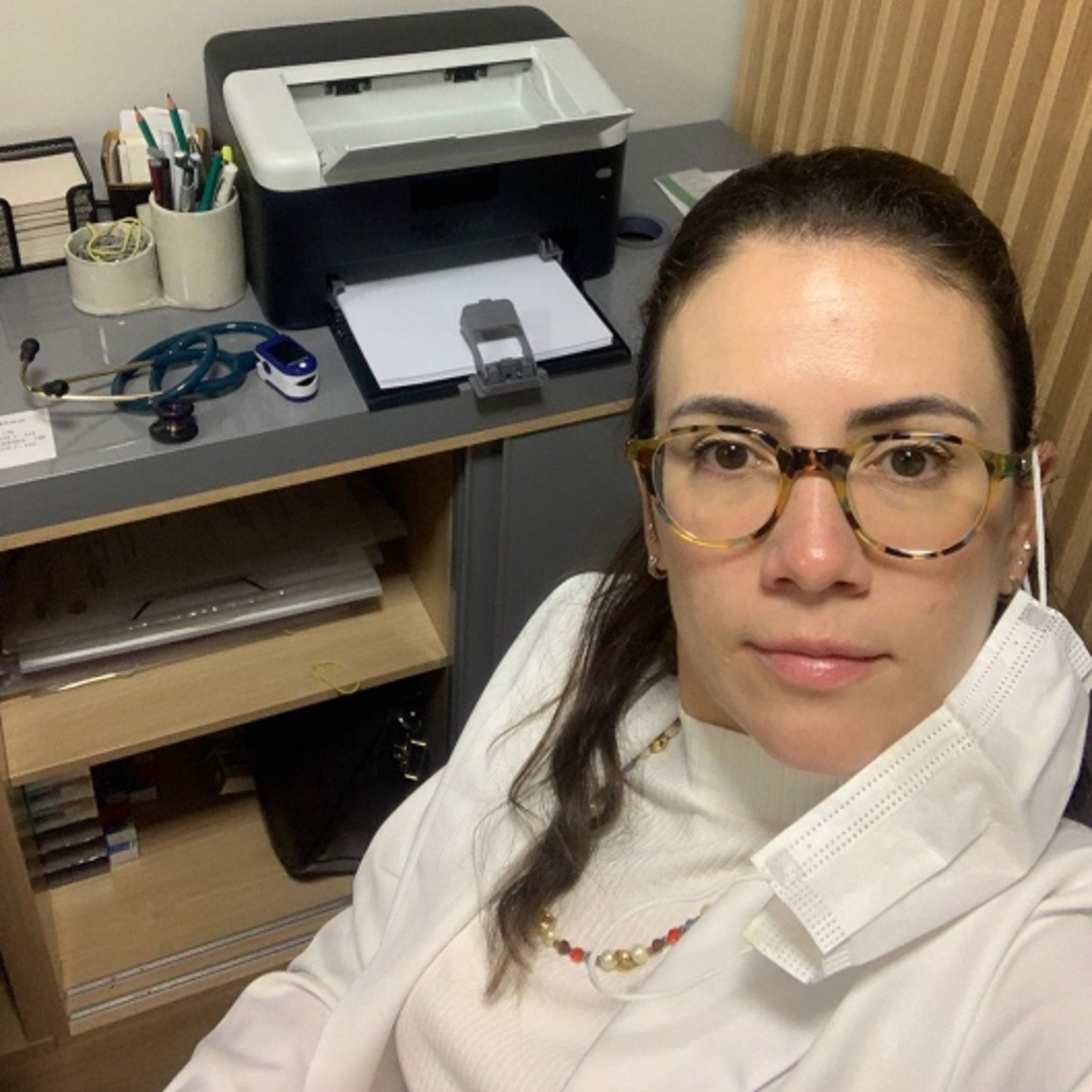 Dra. Camila Mello