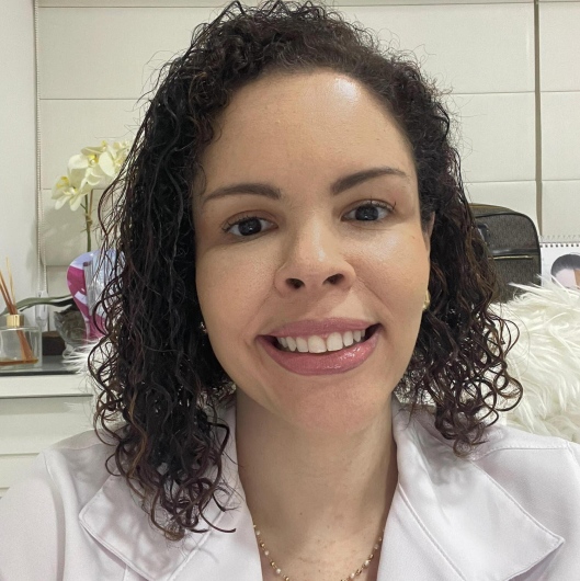 Dra. Mariana Teixeira