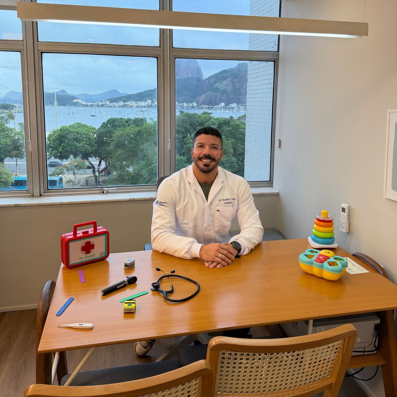 Dr. Rodolfo Fernandes