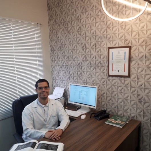 Dr. Carlos Henrique
