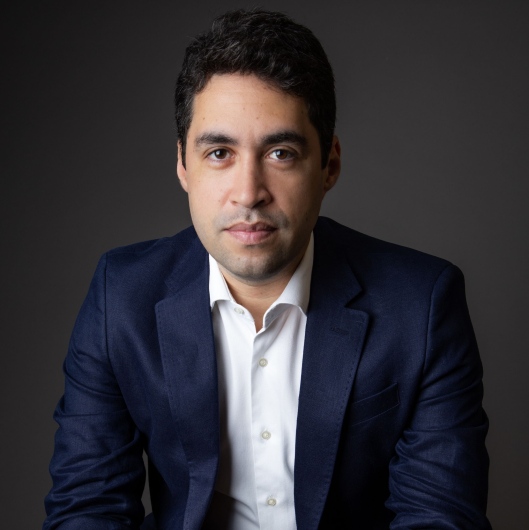 Dr. Renvik Demauir