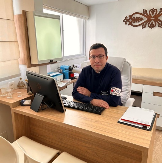 Dr. André Souza