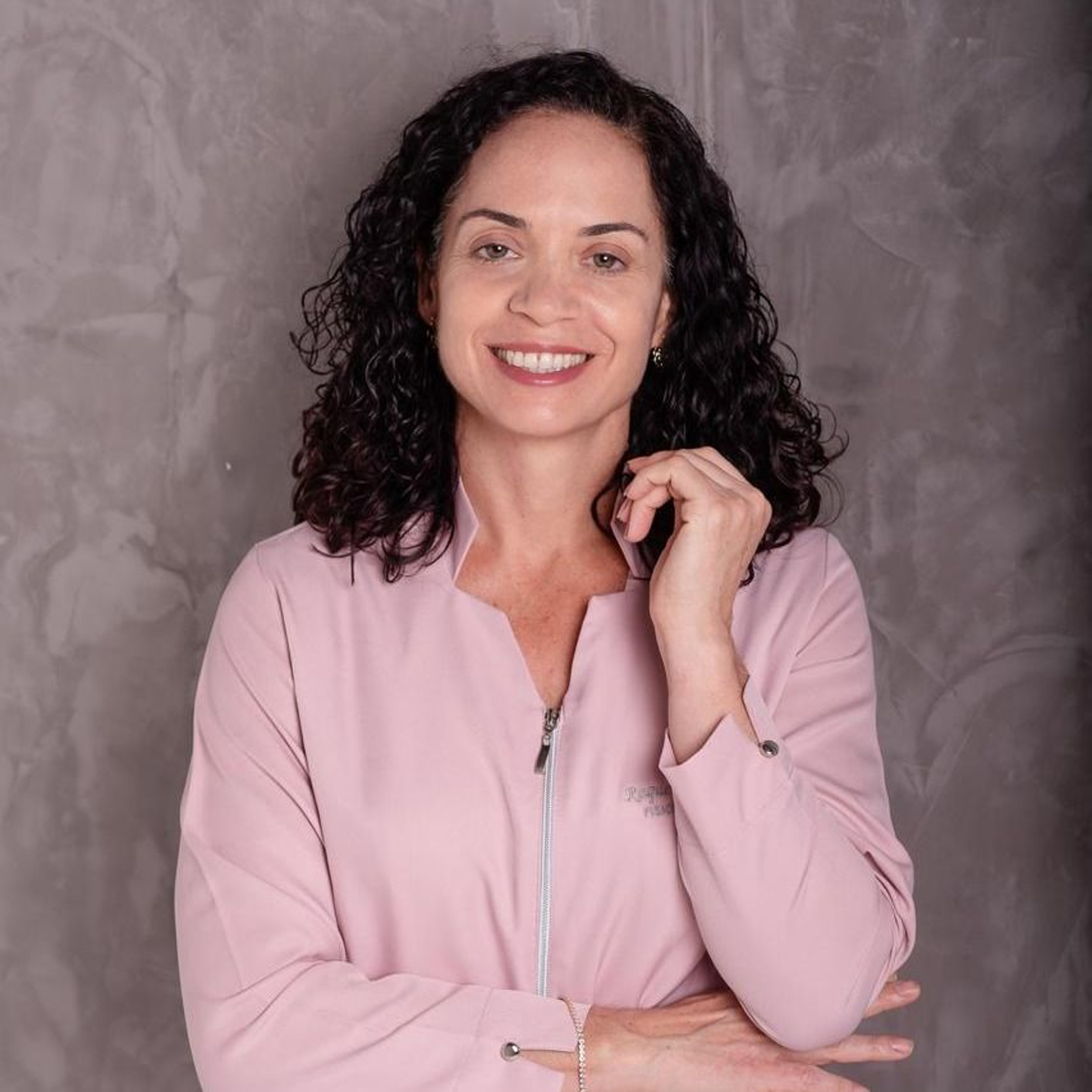 Dr. Raquel T