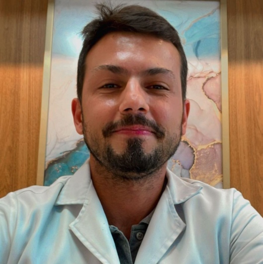 Dr. Ricardo Jahara