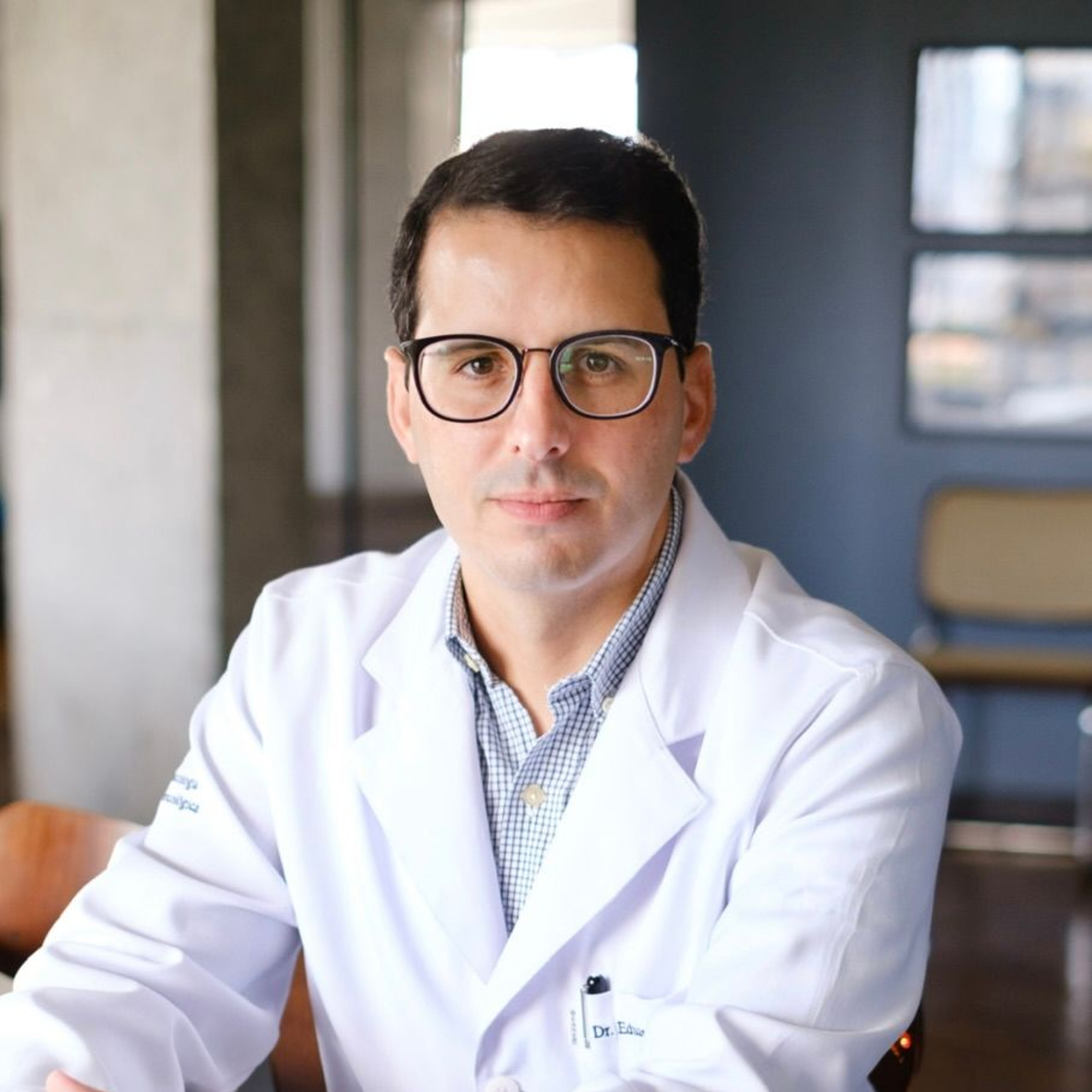 Dr. Eduardo Doria