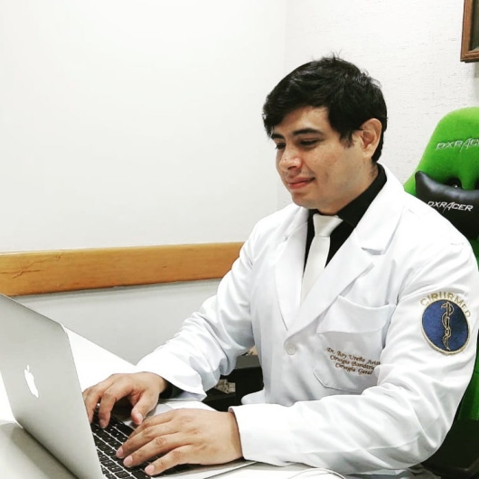 Dr. Roy Ureña