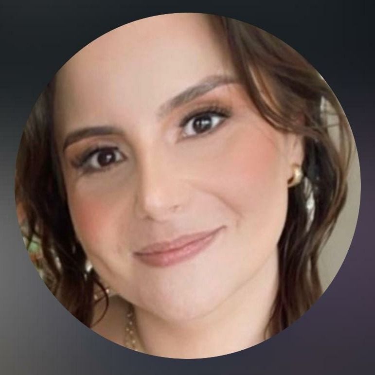 Dra. Yanina Junqueira