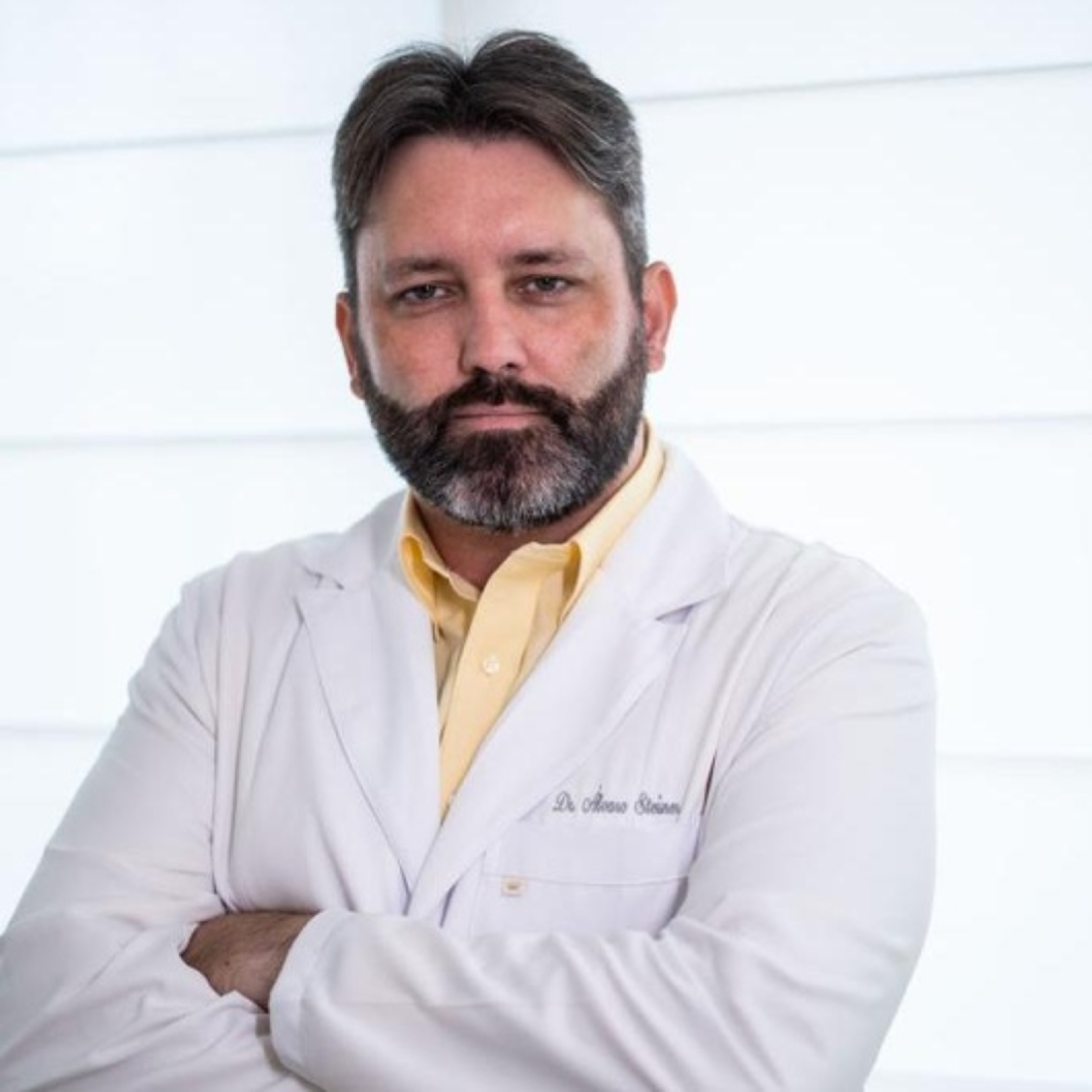 Dr. Álvaro Luís