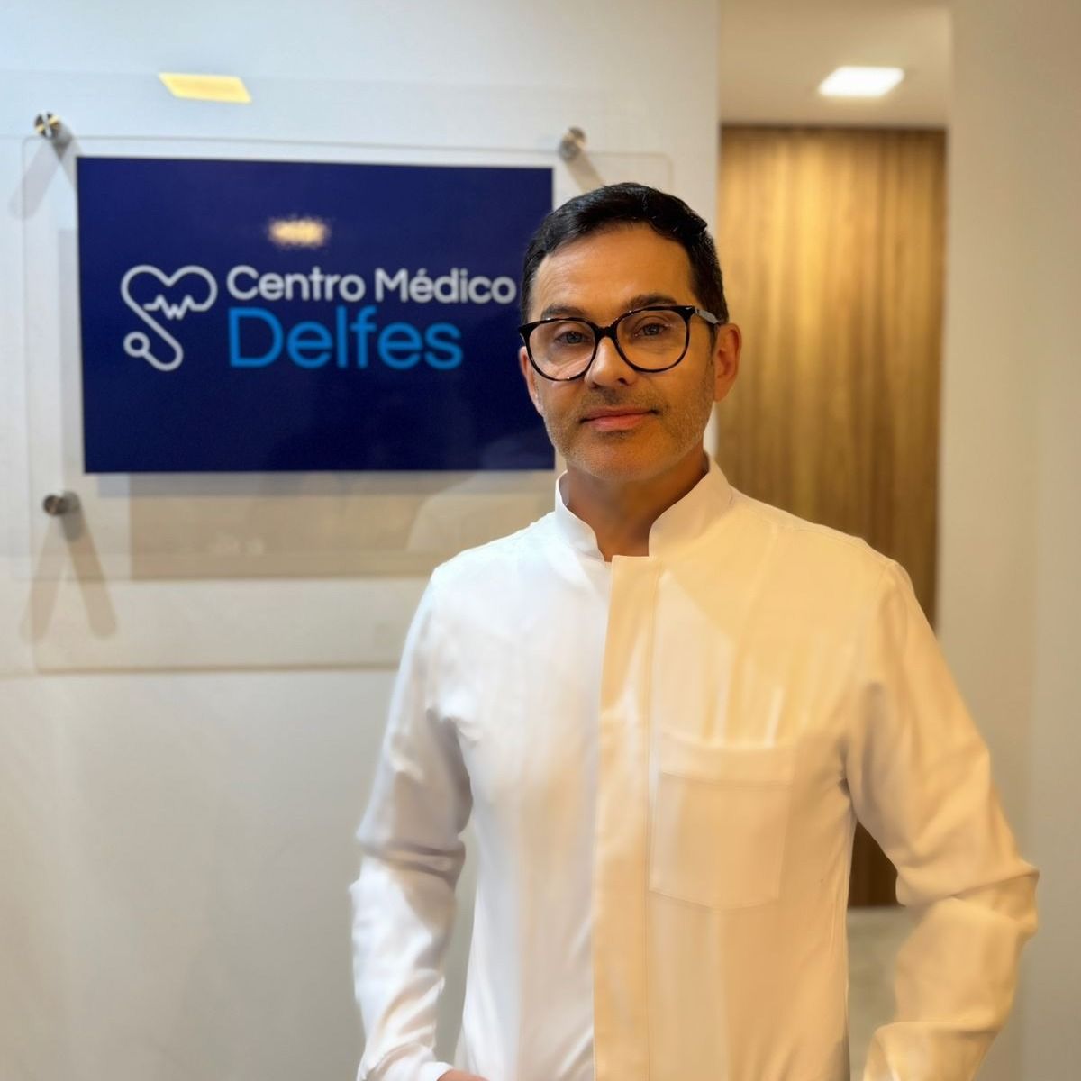 Dr. Miguel Delfes